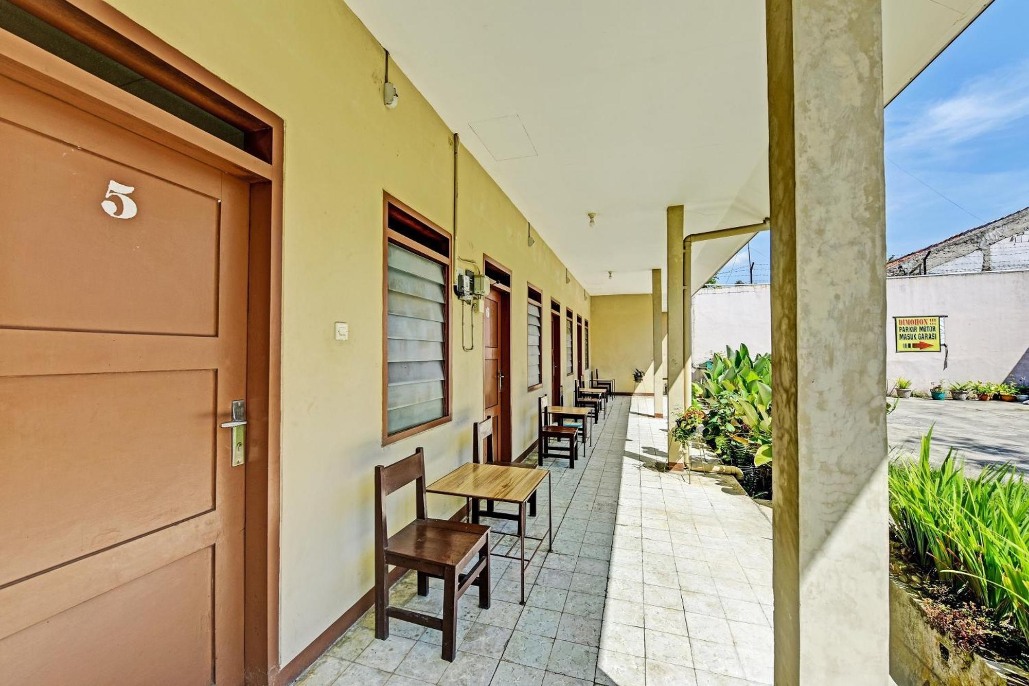 Oyo 90443 Hotel New Kartika In Cilopadang 외부 사진